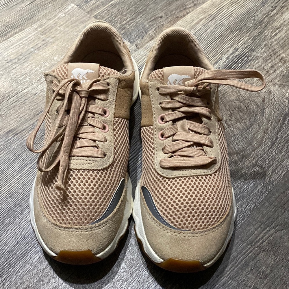 SOREL Trainers Kinetic Lite Lace NL3516 Women’s Sneakers Size 7.5  gently used